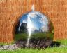 Fontana a sfera in acciaio inox lucidato da 45 cm con luci LED